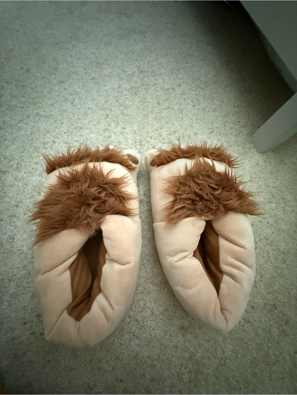 Plush Lion Slippers - Tan and Brown